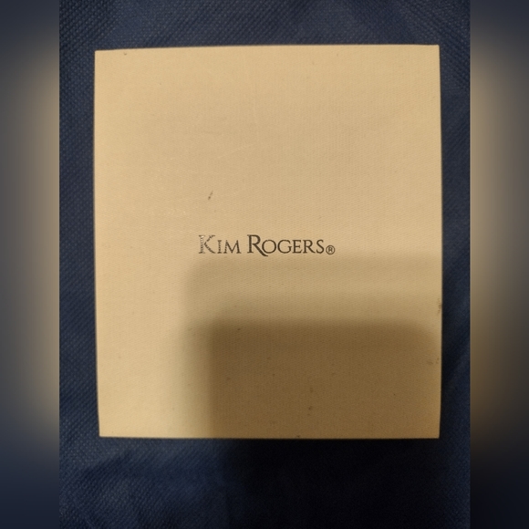 Cross Necklace and stud earrings - Picture 2 of 3